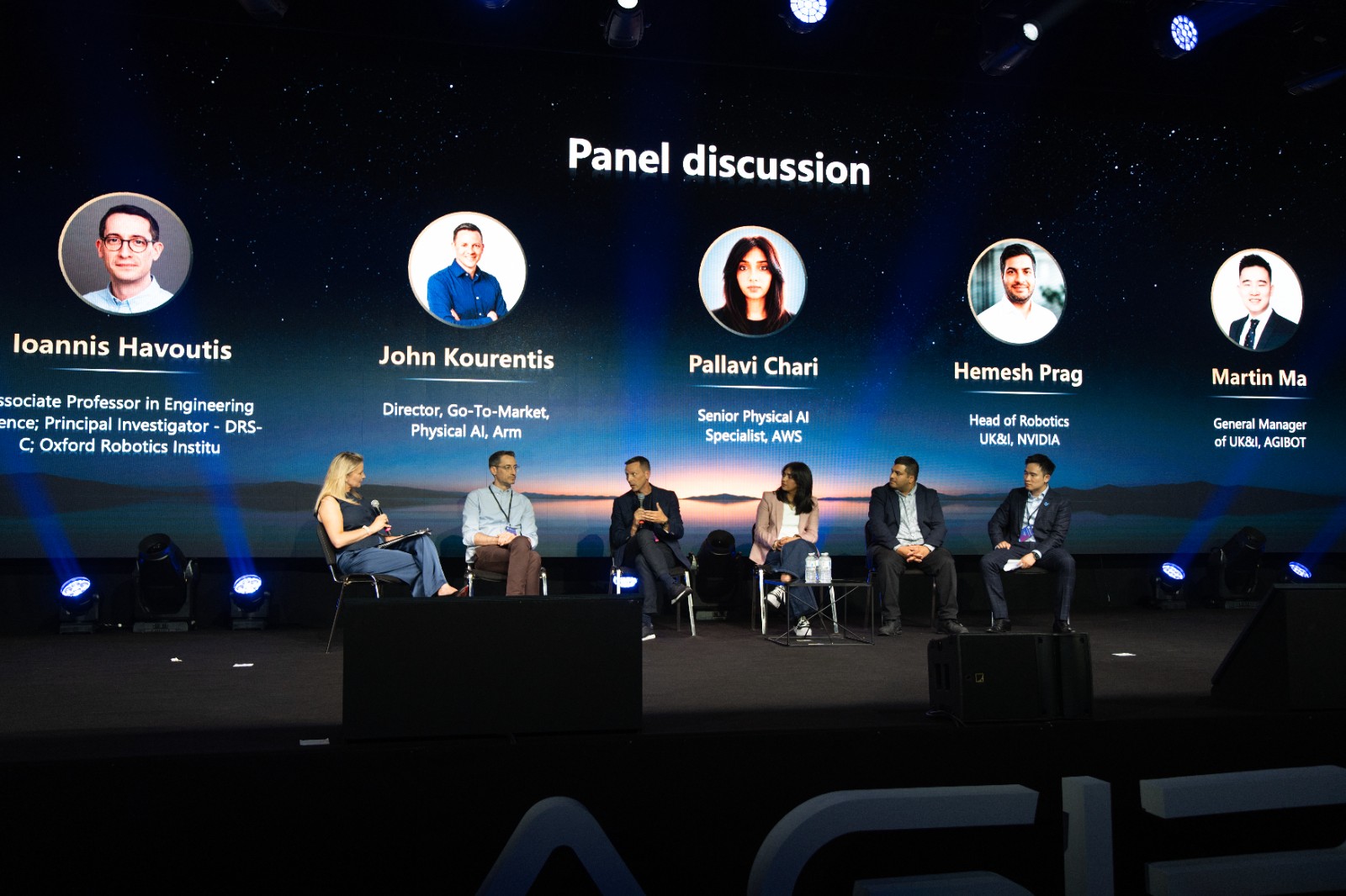 AGIBOT Hosts UK APC2026 i...